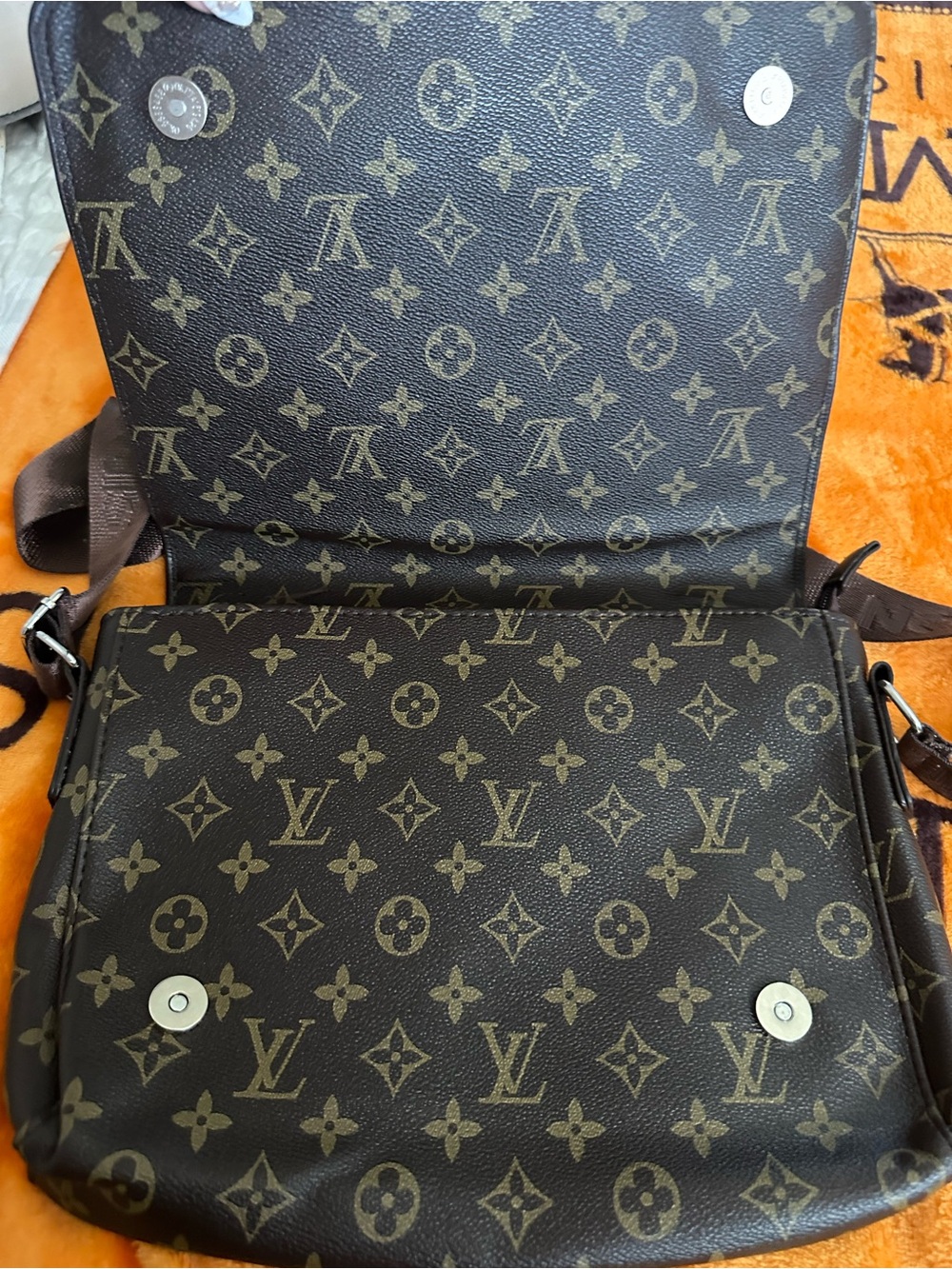 Inspired bag not authentic - Picture 5 of 7